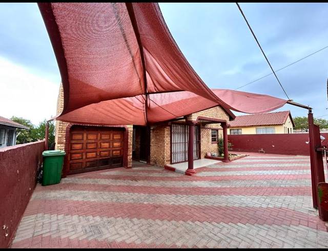 3 BEDROOM HOUSE FOR SALE IN ODINBURG GARDENS